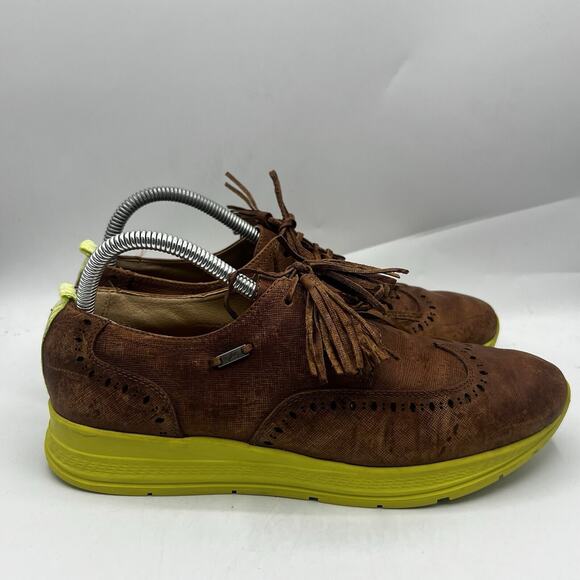 Velez Oxford Shoes Mens 8 Brown/Yellow Leather Wingtip Lace Up Colombian Made - Picture 1 of 15